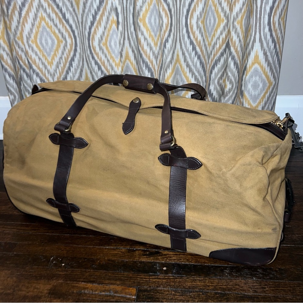 Rare Filson Rugged Twill Tan Canvas/Leather Wheeled Rolling Duffle Bag